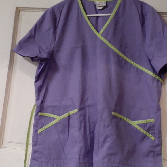 Medical scrubs - Picture 4 of 4